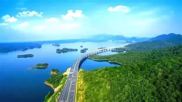 中国最新水上公路视频,中国首条水上公路视频