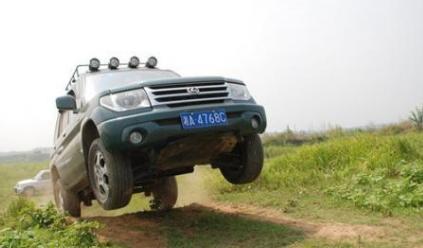 国产硬派越野车猎豹,国产猎豹飞腾越野视频