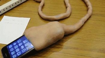 安装在*体下**的手机架？岛国人民的脑洞污到极致