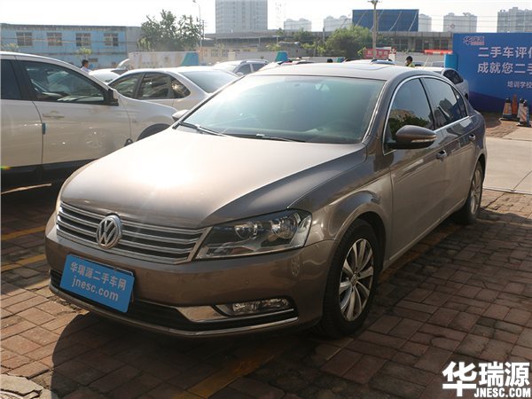 12年白色大众迈腾1.8t二手车价格,二手车评估师的价目表