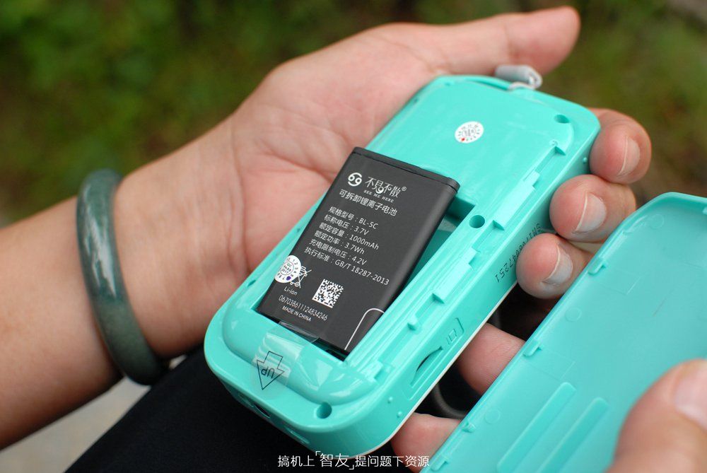 去公园遛弯乐呵怎么少得了它？——不见不散便携插卡音箱LV960体验