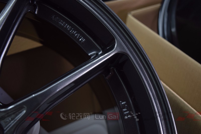 高尔夫7.5代gti19寸轮毂,大众高尔夫7.5代gti改装