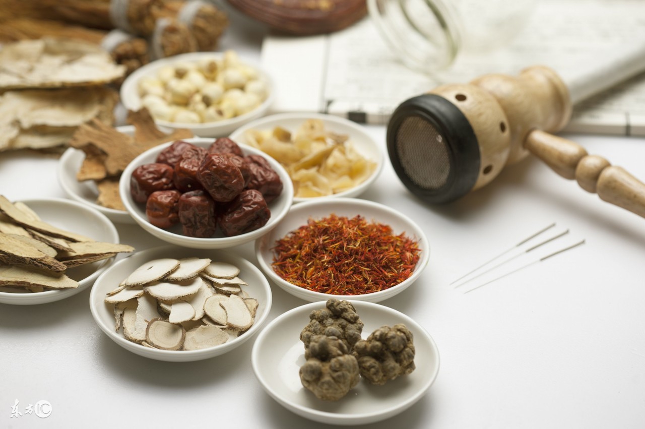 感谢他的出现治愈了我短句,感谢她的出现让我的世界多了色彩