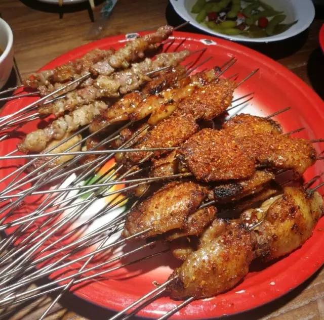 北京十大必吃连锁店,京城最火的12家撸串圣地