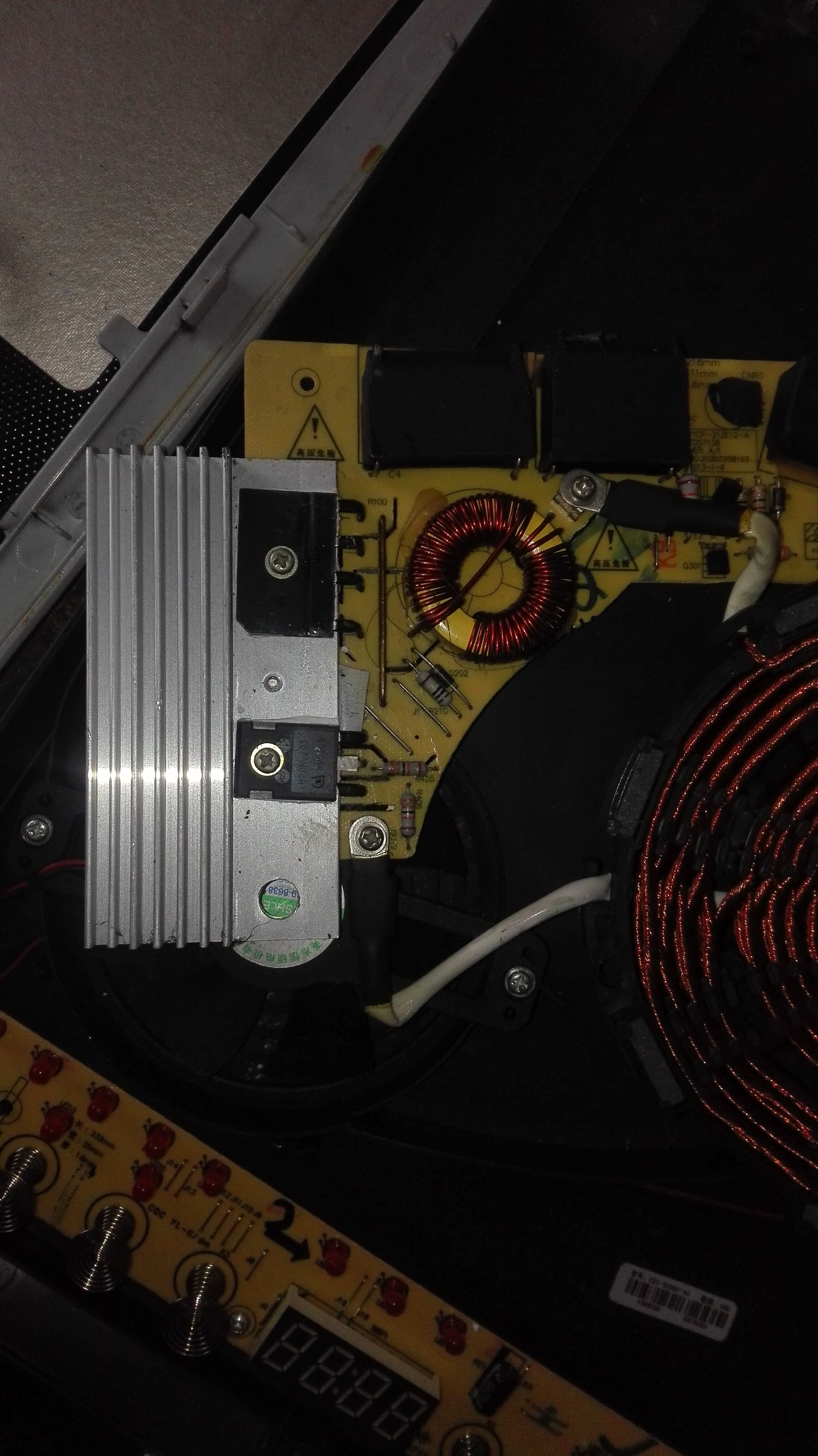 电磁炉烧10分钟自动停止,电磁炉加热几分钟停机怎么修