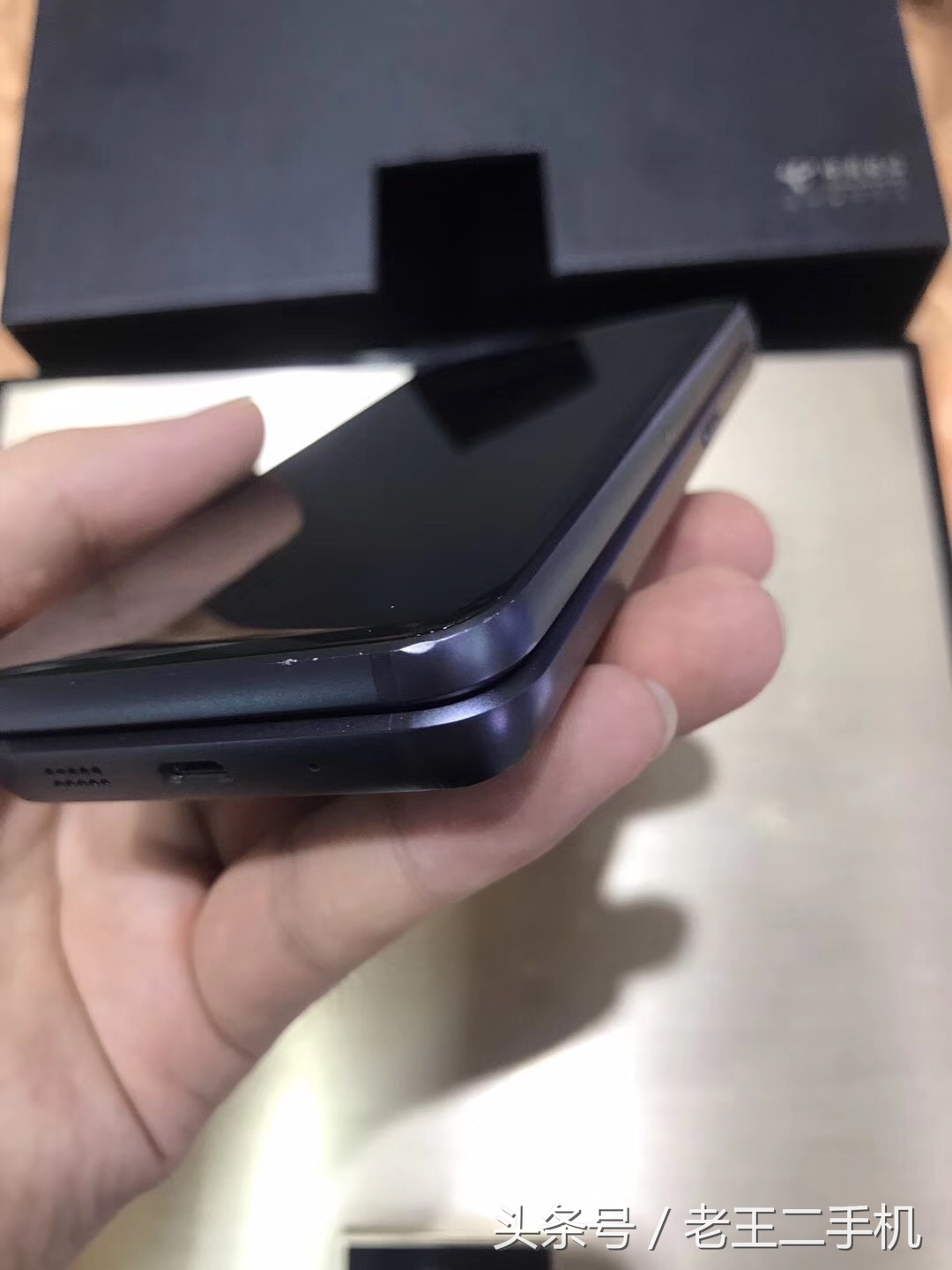 淘了两款,不得不说,三星的翻盖手机真是越做越漂亮了