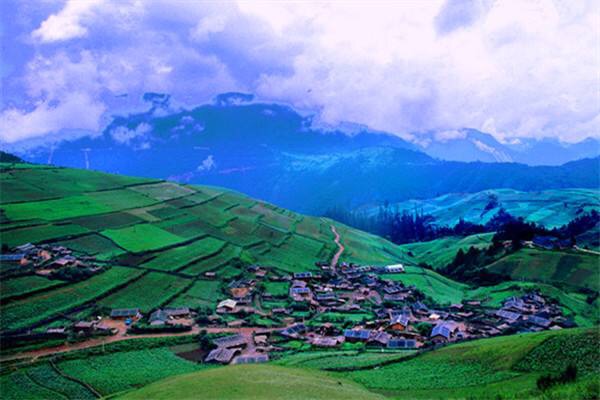 踏古采风,走进彝族村寨感受美好乡愁