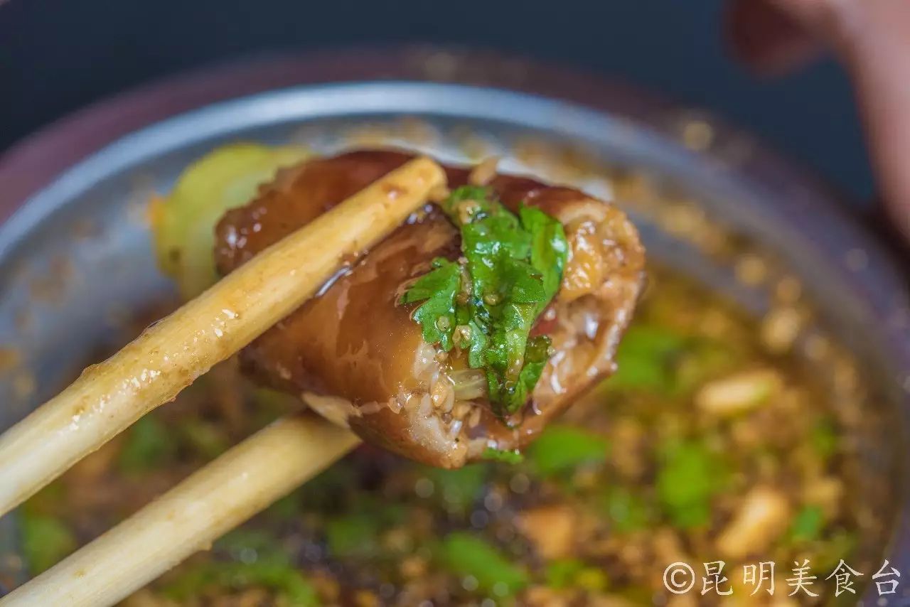 昆明每天蘸水500份的羊肉馆,昆明排名前十烧烤