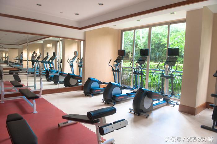 玄学大师香港李居明,李居明大师讲聚宝盆应该放啥