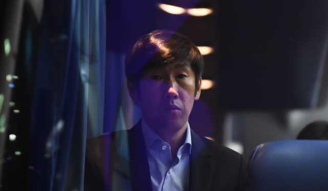 国足主帅致歉视频,国足三人获褒奖后防核心遭重罚