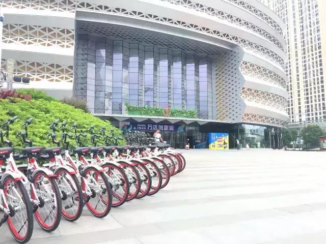 龙岩万达地下停车场怎么收费,万达广场停车场春节期间收费