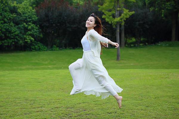 女人一个月来两次大姨妈痛,女人一个月来两天大姨妈