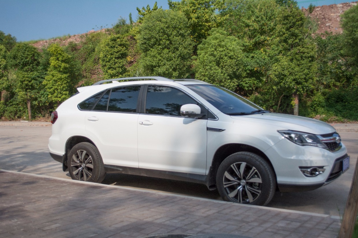 比亚迪s7多少公里换变速箱油,比亚迪s7变速箱是干式还是湿式