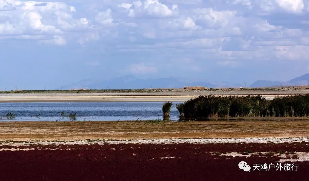 一大一小两个情侣湖，国庆来西域敦煌必经之路，一起秀恩爱吧！