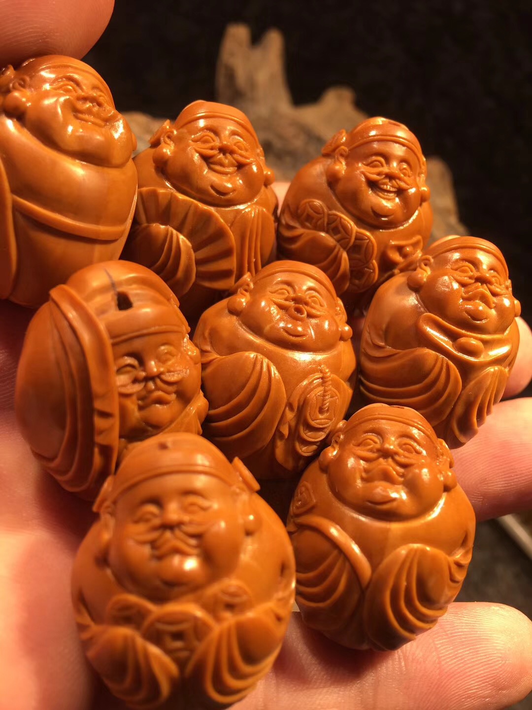 爱买手串是什么心理,核雕手串值得买吗