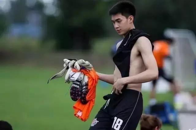 足球肌肉帅哥,足球运动员肌肉top10