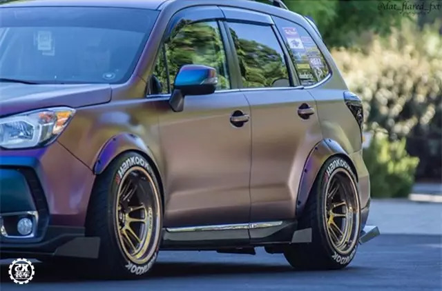 “不务正业”的低趴斯巴鲁森林人，在路上暴走的姿态简直凶猛！