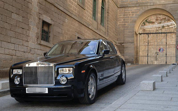 迎娶女神婚车怎么选划算？单租主婚车还是套系？婚车秘籍老公必读