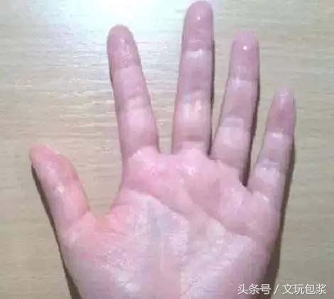 50-60岁男人适合戴什么手串,南红手串适合男人戴吗