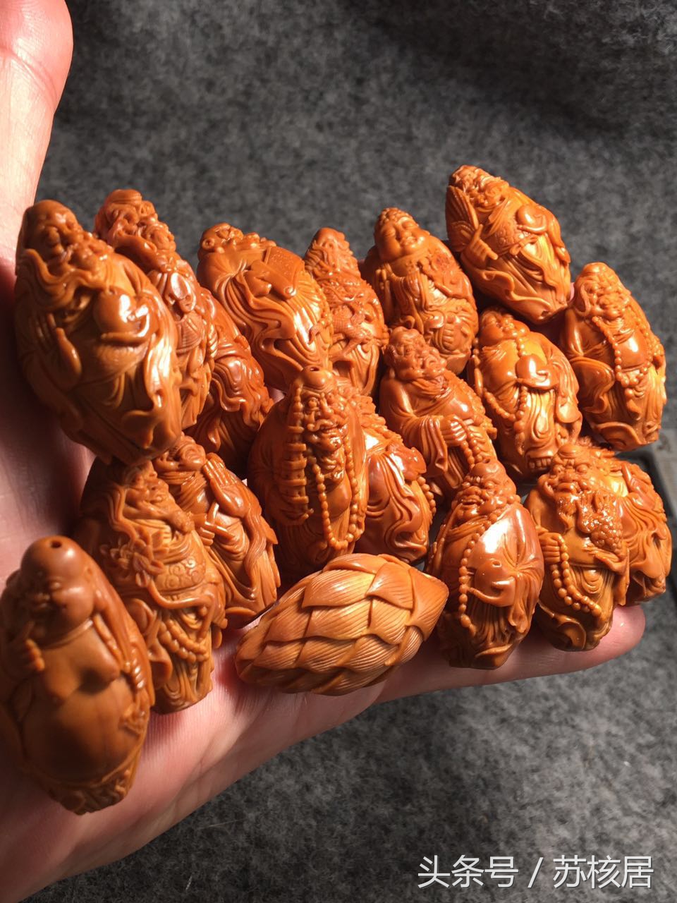 橄榄核雕刻十大名家的作品,橄榄核雕刻名家作品价格