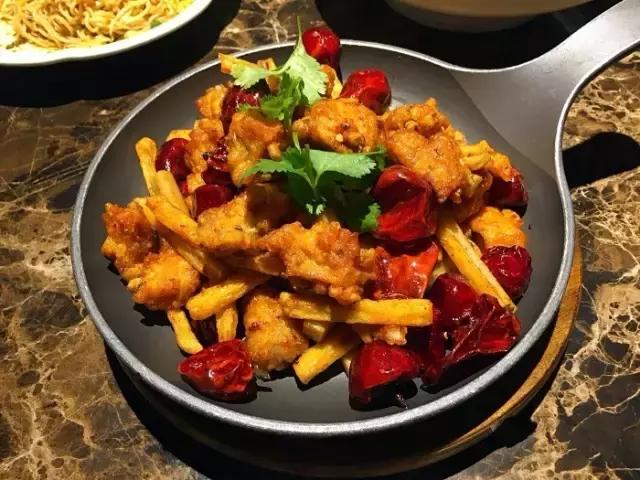 郑州新生美食全攻略!来这20家店,吃遍5个区、5大美食广场