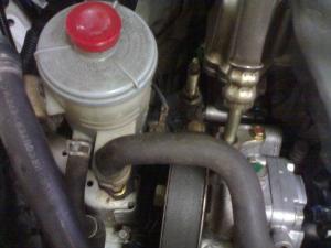 电子助力油多久更换一次,助力油少了是更换还是加