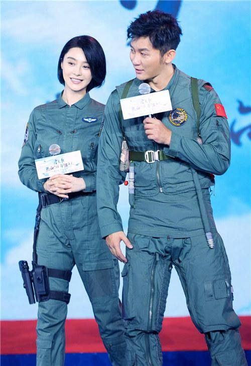 李晨导演的空天猎什么时候开演,范冰冰李晨军装出席电影空天猎