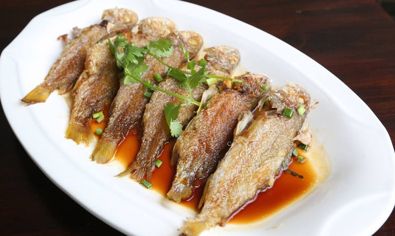 煎鱼时怎么样避免油溅出来,有什么妙招煎鱼不粘锅