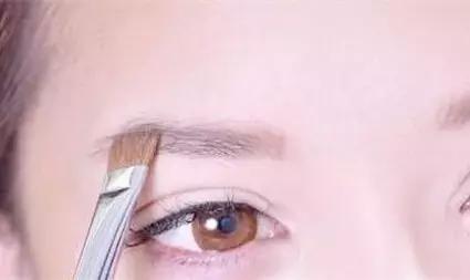 新手化妆入门必买清单,新手入门化妆买什么护肤品最好用