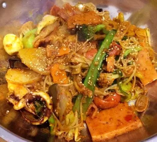 青岛麻辣香锅,火遍青岛的麻辣香锅