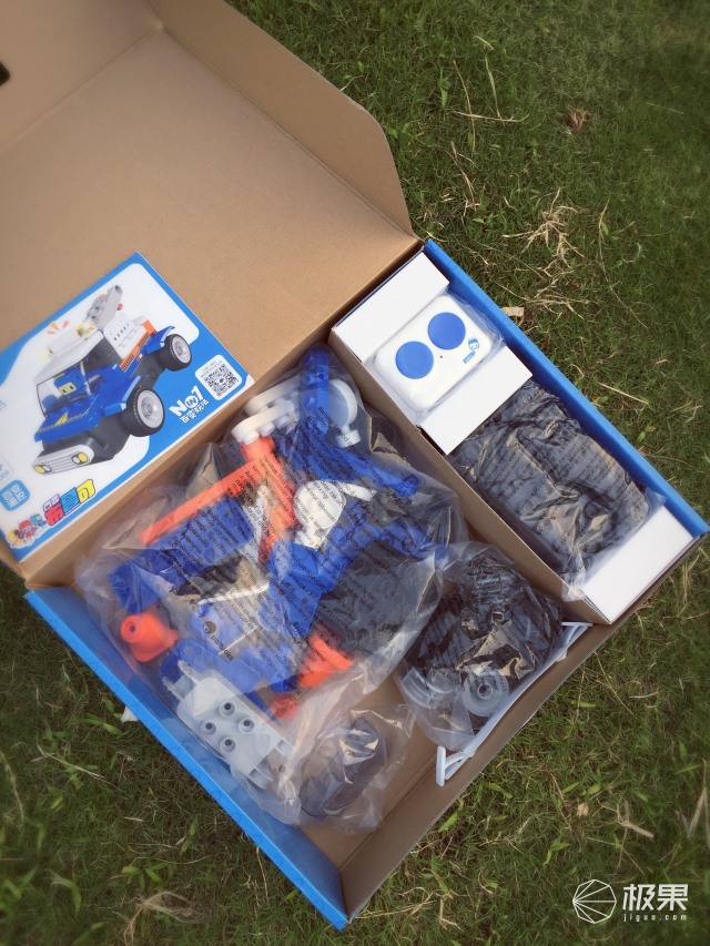 用积木拼搭简易的遥控车,如何用积木拼遥控车