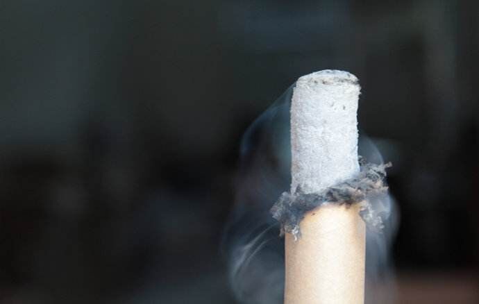 艾灰与白醋的功效与作用,艾灰不要扔了它也能治病