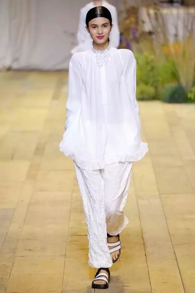 以前的街和现在的街,以前的街