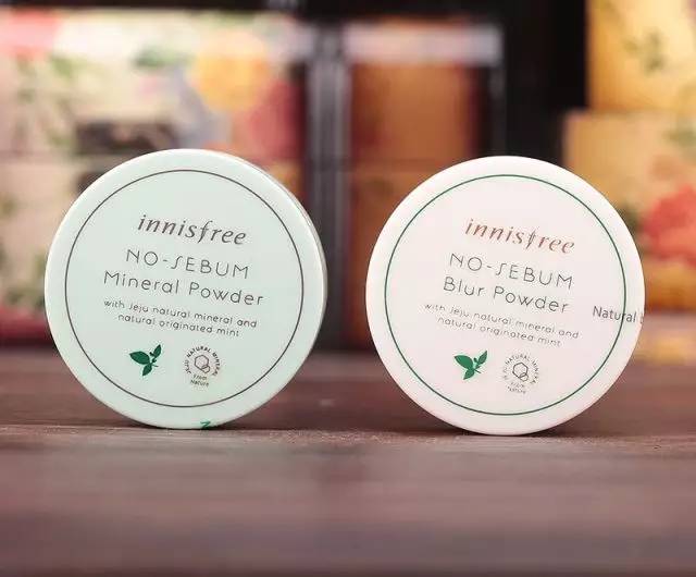 烘焙散粉的正确用法图解大全 (超级好用的控油散粉)