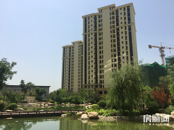 百亩绿化三亩湖五重景观成一家-富力白鹭湾园林实景