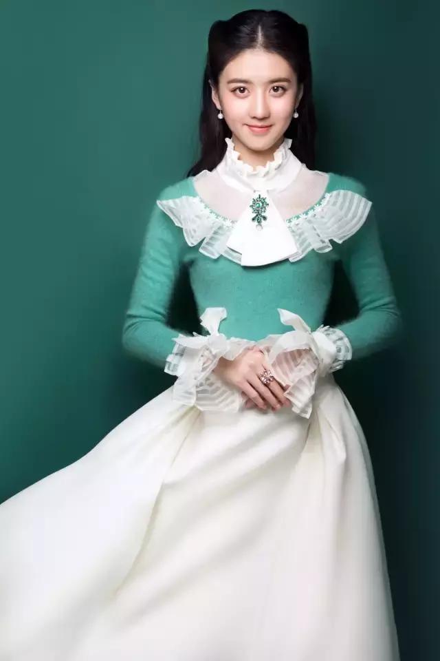 99后北影校花王俊凯同学，出演苹果广告，刚大一就拍了腾讯网剧