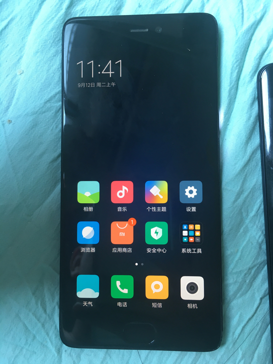 买黑色小米5S遭遇快递*力暴**损坏，亮屏后黑边可以跑航母