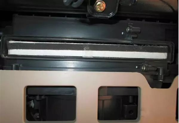 奔驰glc空调滤清器,奔驰空调滤芯拆卸技巧