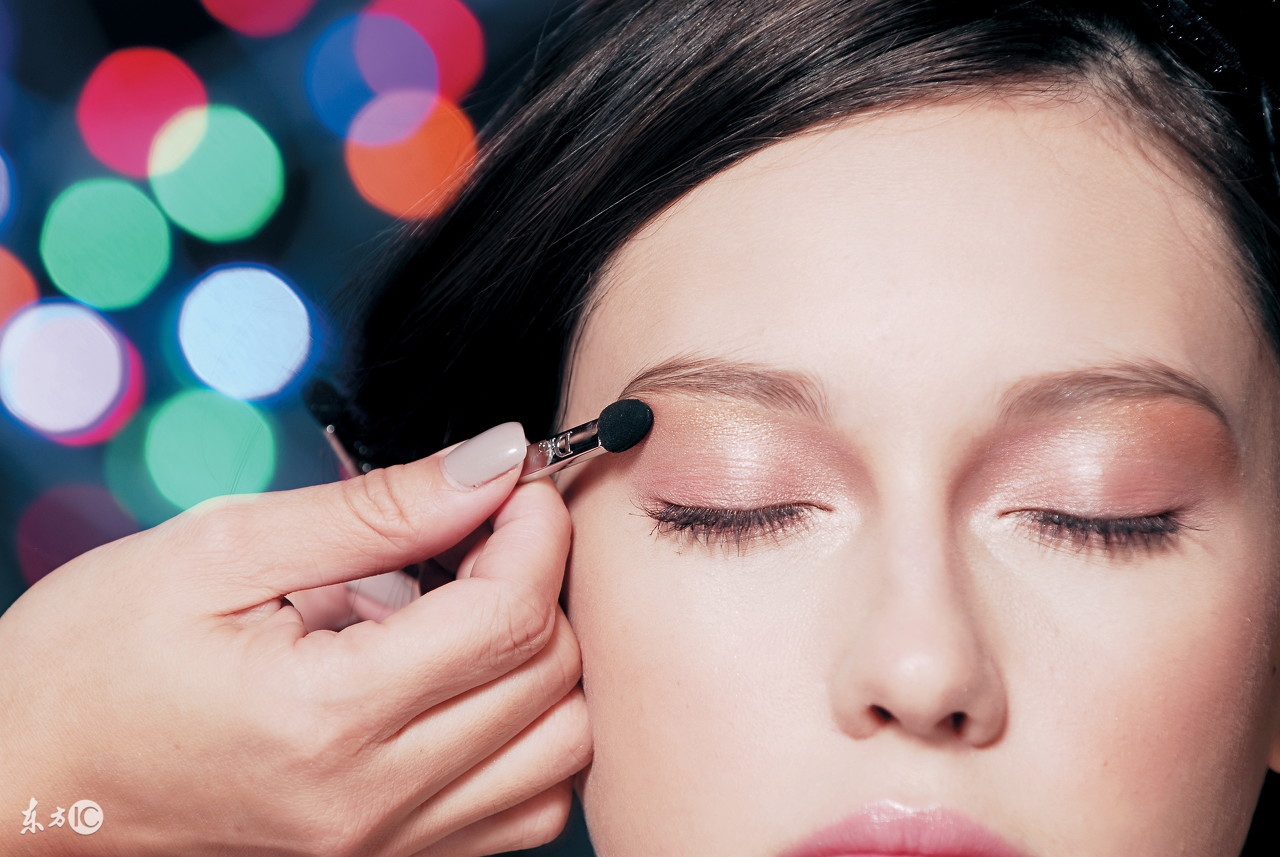 日本欧美大热平价粉底！一顿饭的钱就能买到它！