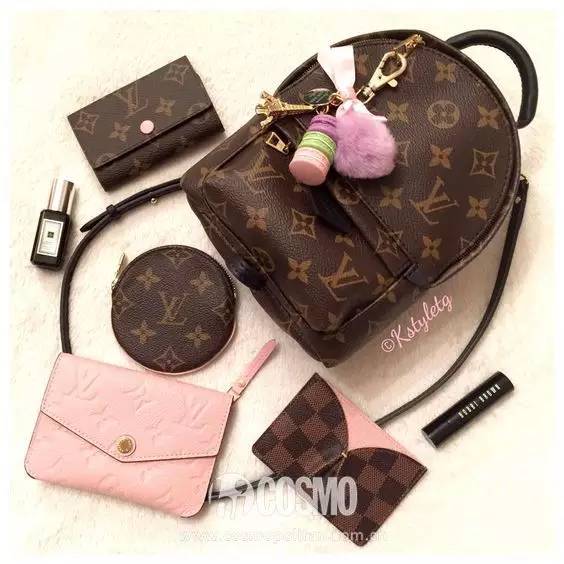 花里胡哨双肩包推荐,耐看双肩包穿搭