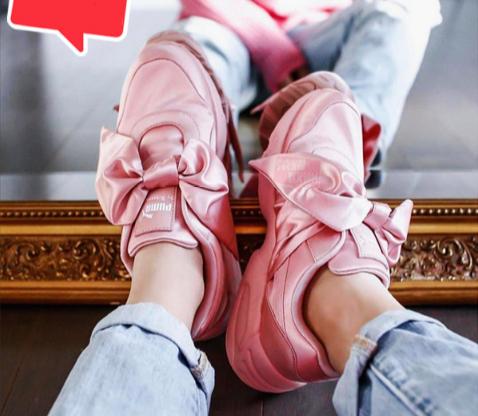 卫衣牛仔裤棉服白鞋,少年感白卫衣牛仔裤