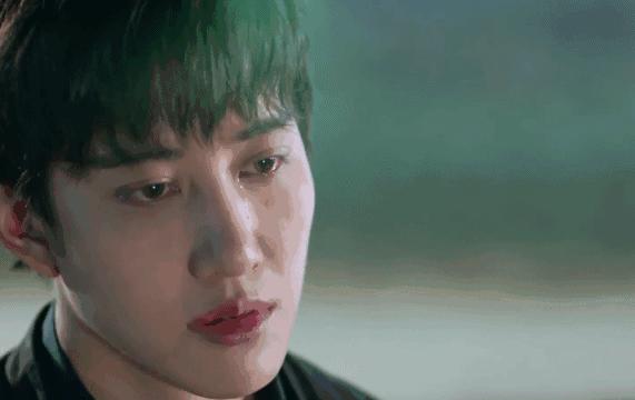 mike帅气腹肌,mike露腹肌