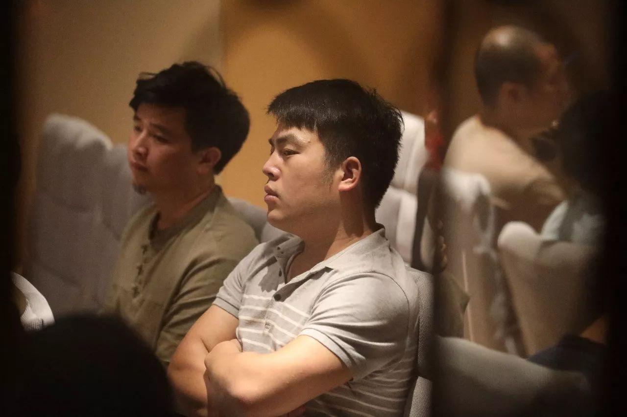 金风送爽同邀月下联,金风送爽迎中秋