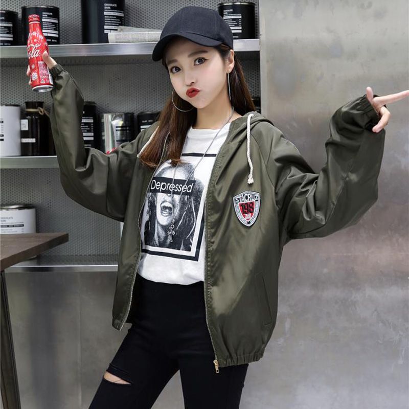 女人穿衣打扮要靠自己,女人就该穿得帅气一点