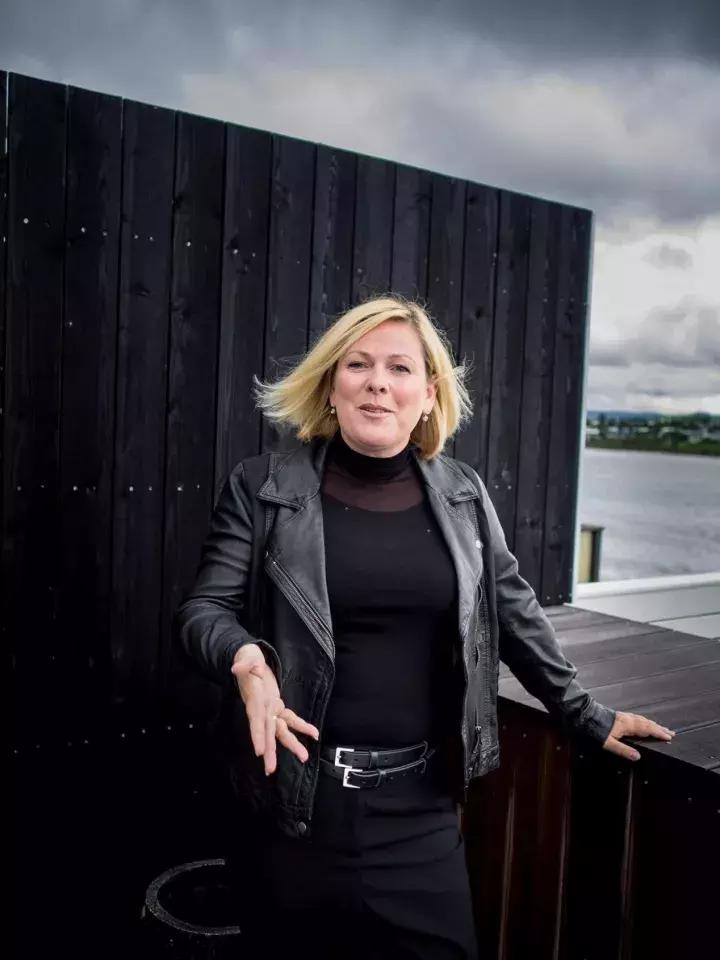 全球最牛艺术家：摄影师莫托拉镜头下的冰岛女性