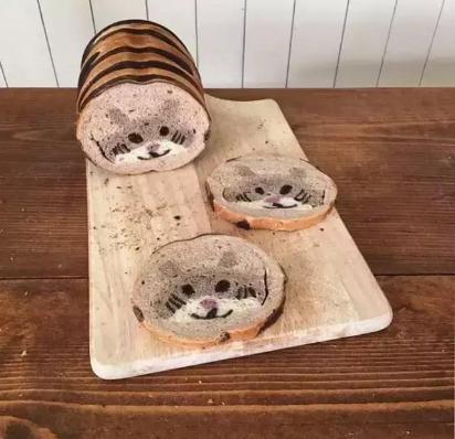 看着平平无奇的一款手卷蛋糕，切开以后却惊艳了时光！