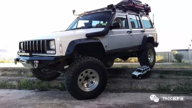 遥控仿真切诺基,大切诺基改装包围