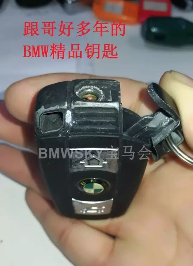 宝马x3的车钥匙电池怎样更换,宝马120i钥匙更换电池视频