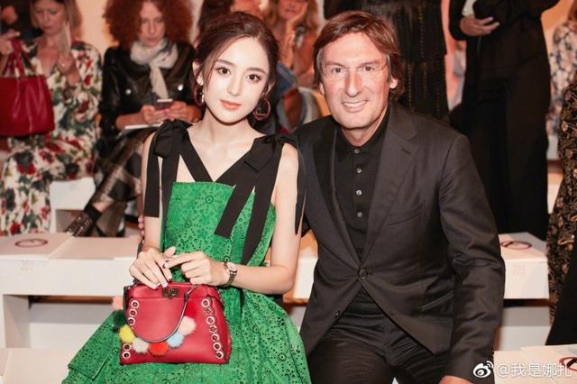 古力娜扎白出天际！竟然只用20元的化妆品？