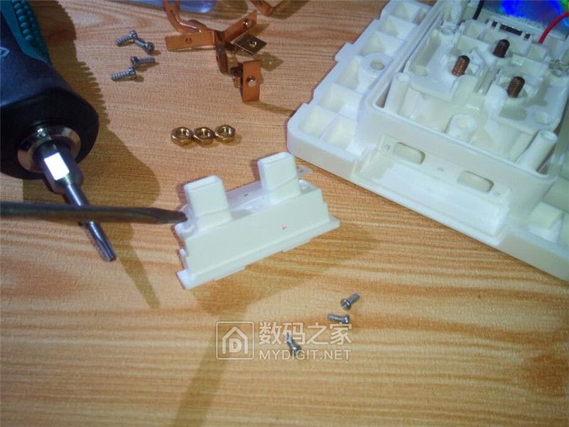 中科电工和公牛插座哪个好,中科电工开关插座质量怎么样